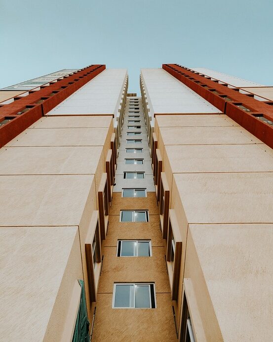 Minimalist Masterpiece: Creating a Sleek and Simple Custom PC Build