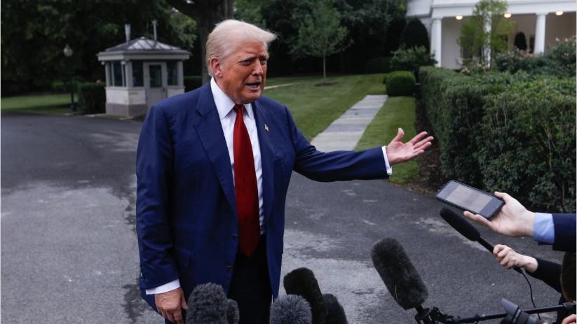 Trump Administration Mulls Taking Stake in Struggling Intel