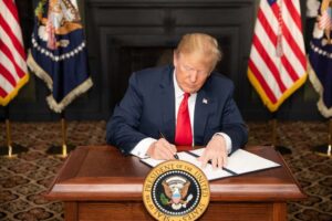 Trump Says Iran War Will End in 2-3 Weeks: Oil, Stocks, Crypto Impact